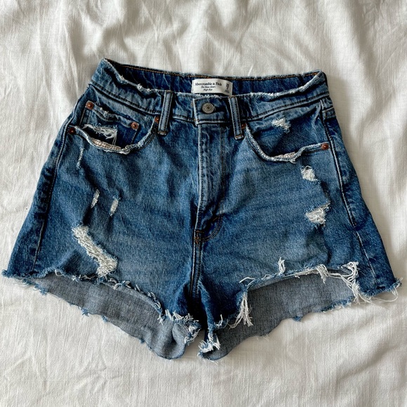 Abercrombie High-Rise Denim Shorts Sz 2 - Picture 1 of 3